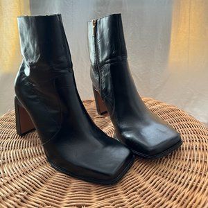 ** square toe boots**